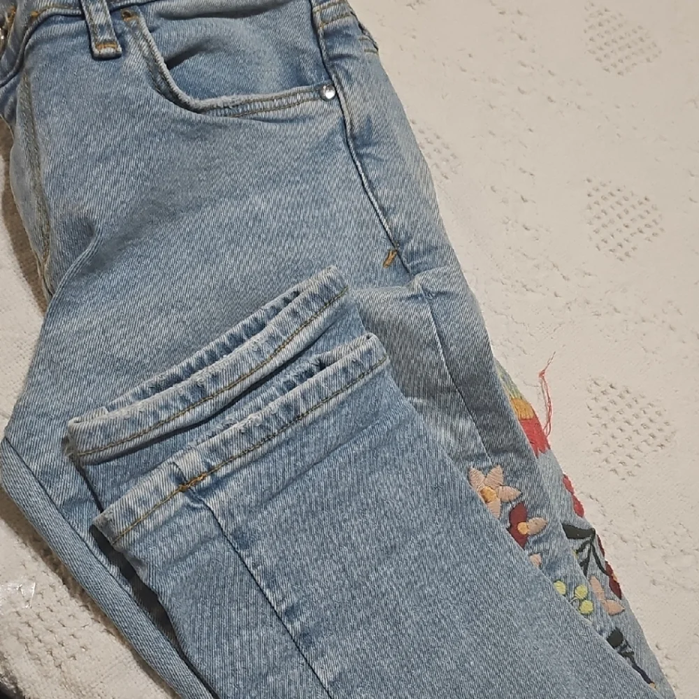 Pilcro and the Letterpress Light Blue Floral Skinny Jeans - Picture 11 of 11